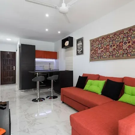 5 Min Walk From Yumbo 208 Apartment *