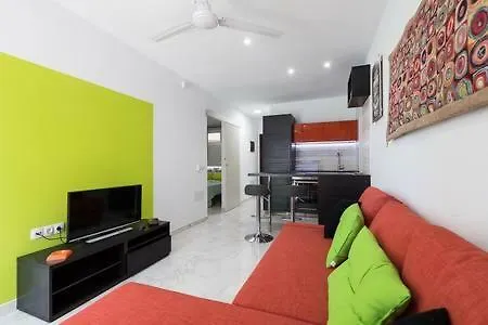 Апартаменты 5 Min Walk From Yumbo 208 Плайя-дель-Инглес
