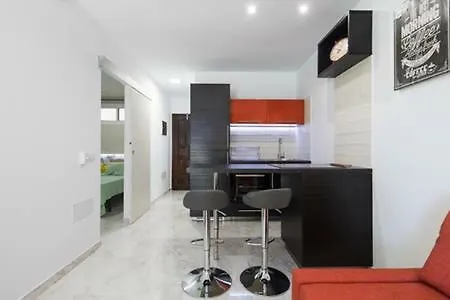 5 Min Walk From Yumbo 208 * Плайя-дель-Инглес